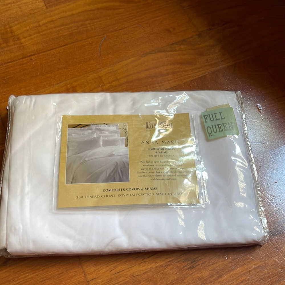 COPY - Linea casafull/ queen comforter / shams